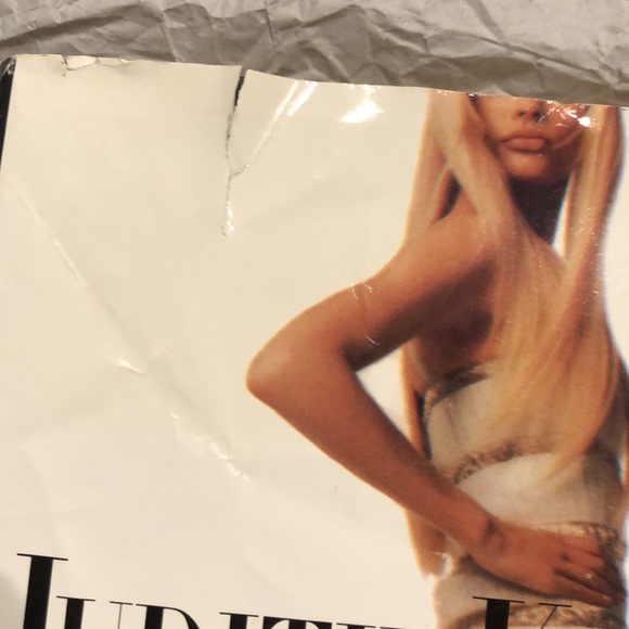 ⭐️3 for $15⭐️ Hardcover | Spring Collection by Judith Krantz - Picture 5 of 5